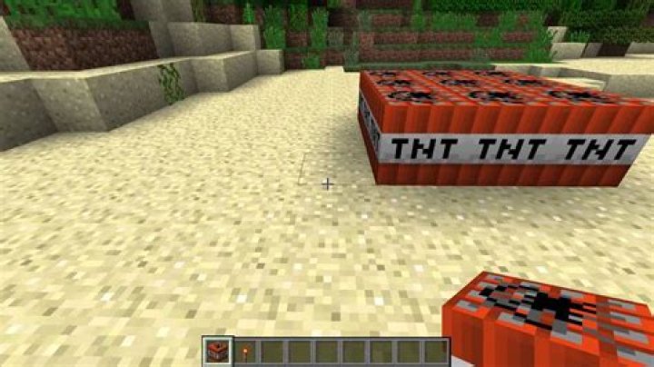 How to set off tnt in minecraft