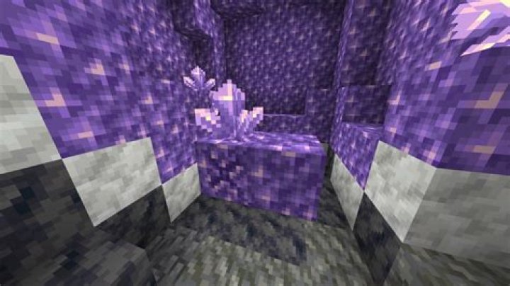 Where to find amethyst caves in minecraft